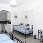 Petra & Fos And Apartment