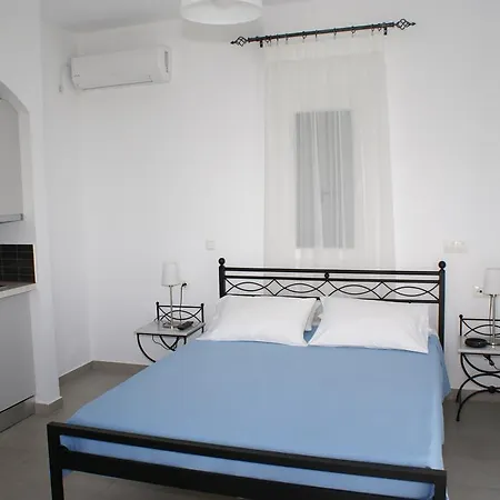 Petra & Fos Studios Apartment *